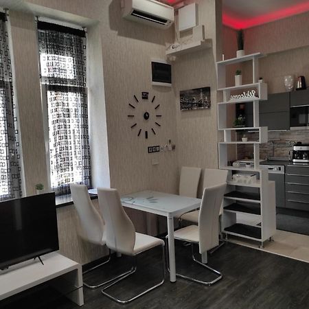 Corvinus Apartman Budapeste Exterior foto