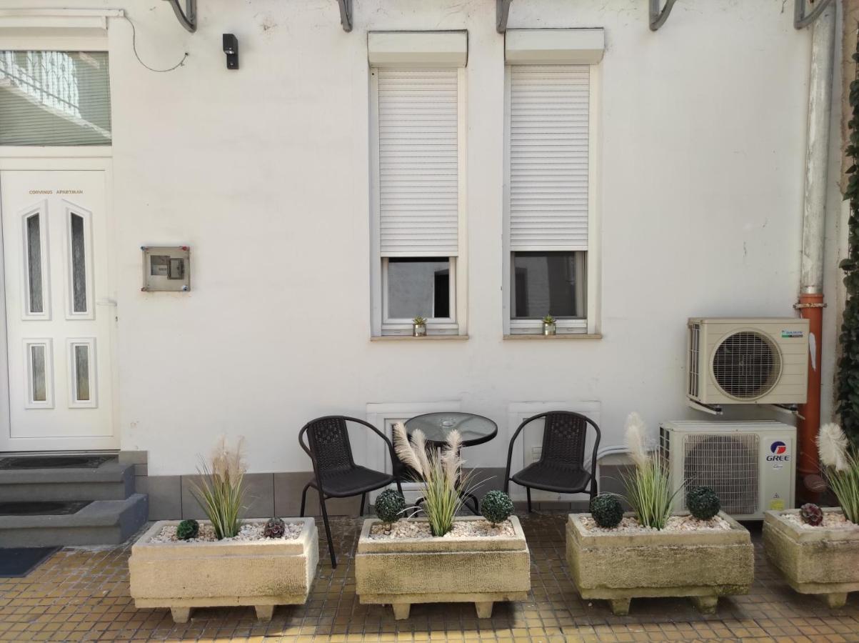 Corvinus Apartman Budapeste Exterior foto