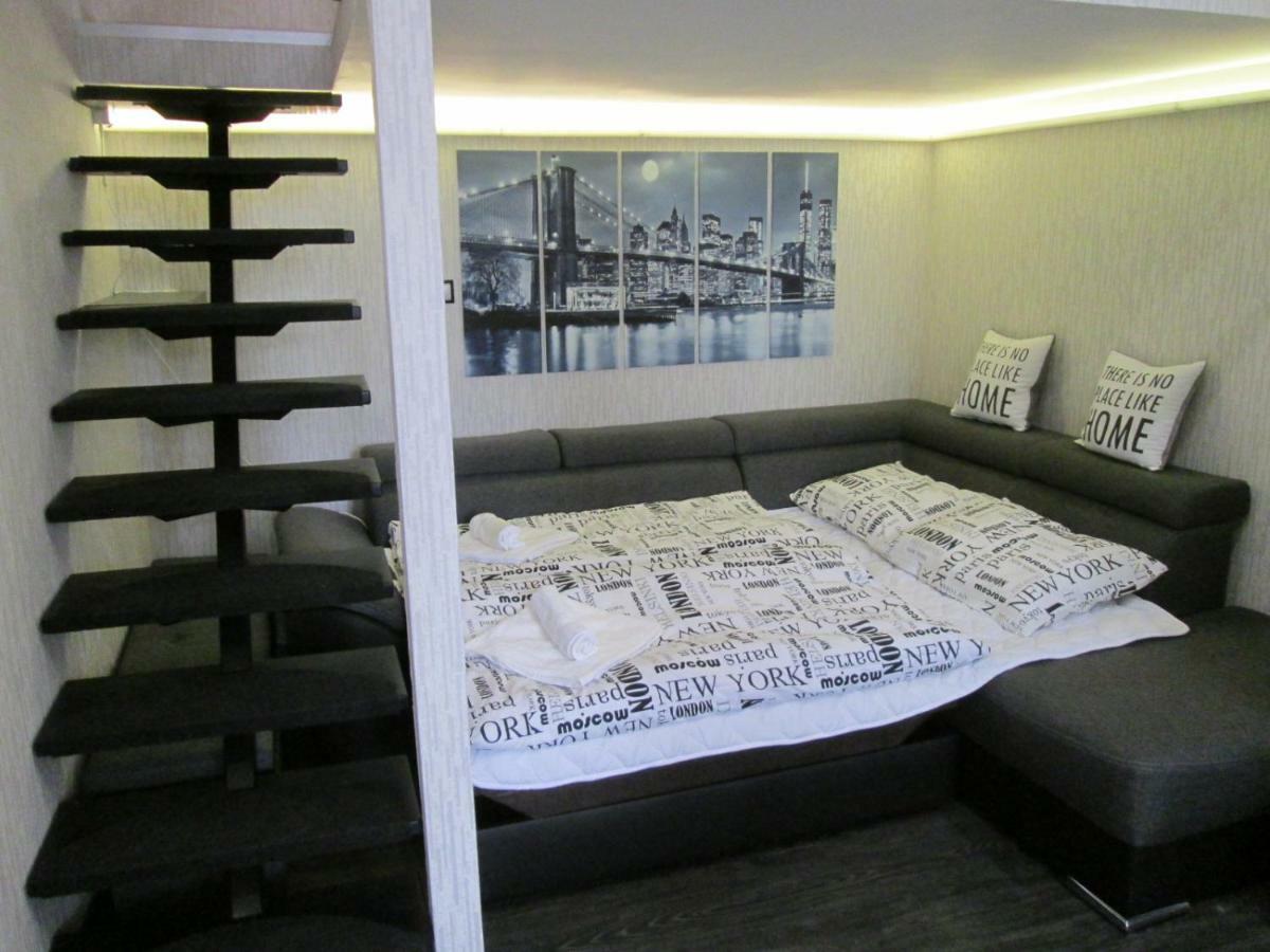 Corvinus Apartman Budapeste Exterior foto